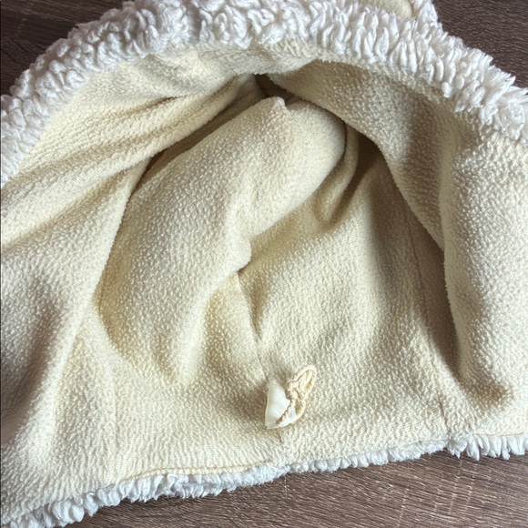 Vintage Cozy Cream Bear Ear  Hat - Picture 5 of 9